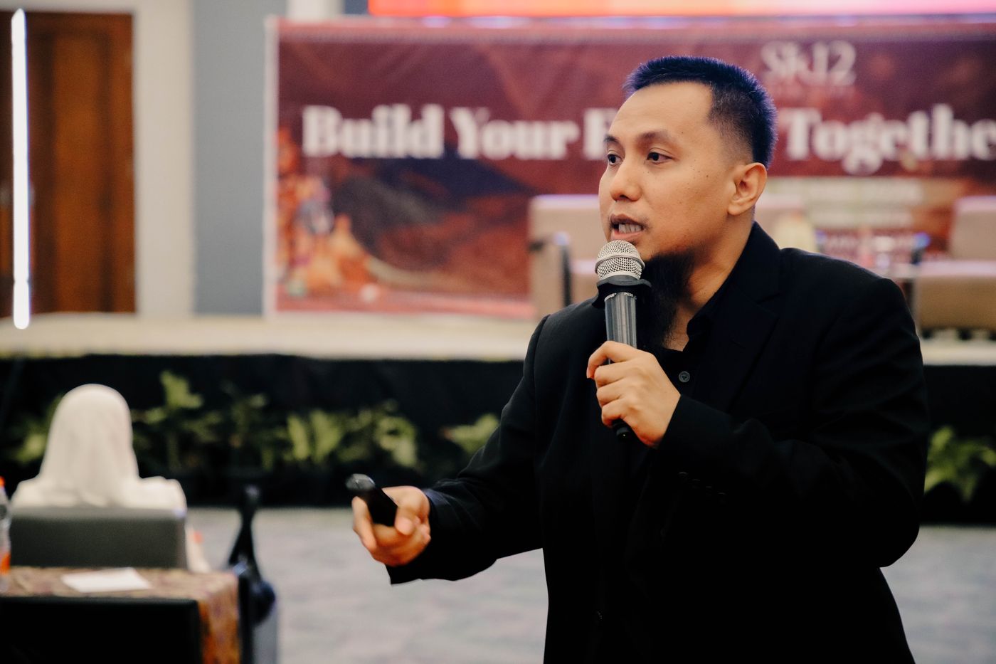 Kegiatan di Training Center SR12 Makassar